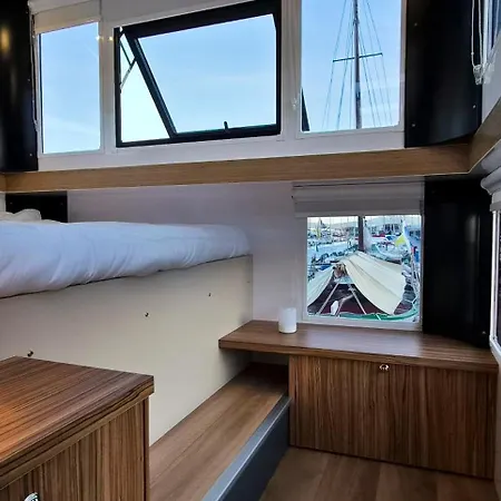 Duerme En Un Barco Bateau-hôtel