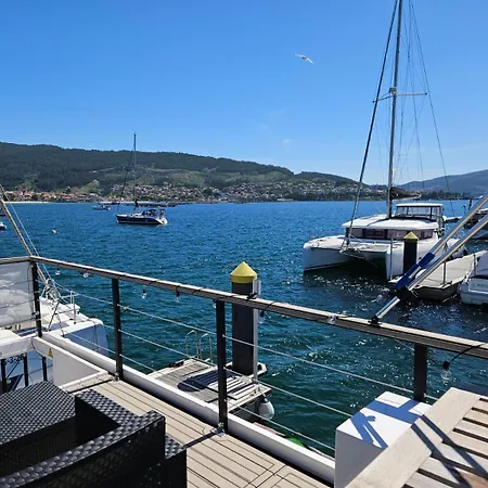 Duerme En Un Barco Bateau-hôtel